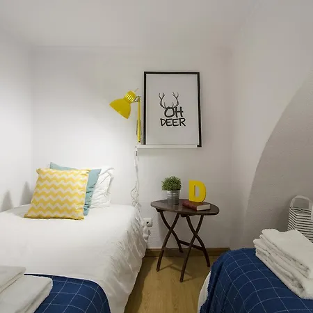 Trindade Chiado Апартаменты *