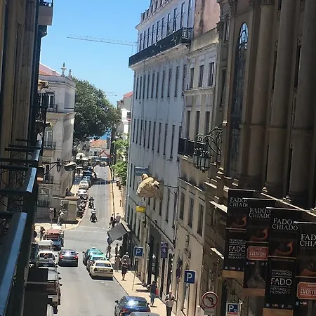 Trindade Chiado Апартаменты